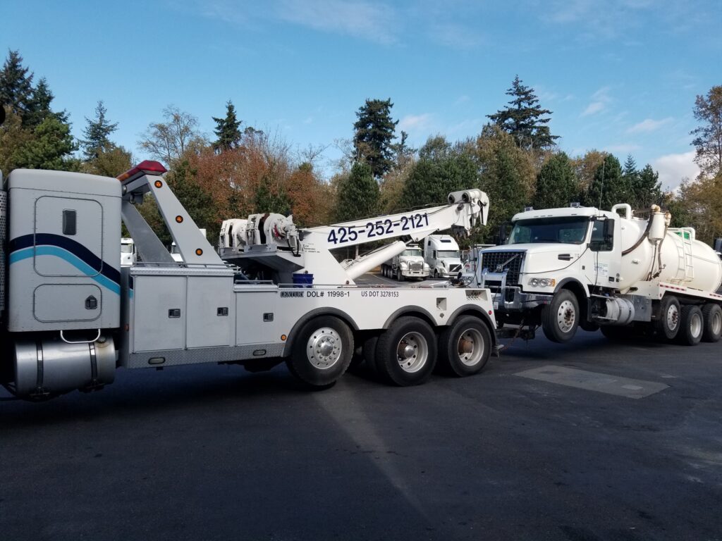 Everett Tow Towing Roadside Collision Impound Heavy duty Marysville Lynnwood Stanwood Fleet Uhaul Lake Stevens Granite Falls Mukilteo Bothell snohomish Recovery winch out Police State Patrol WSP RTTO Insured Licensed Bonded Best Cheap Discount Open Luxury